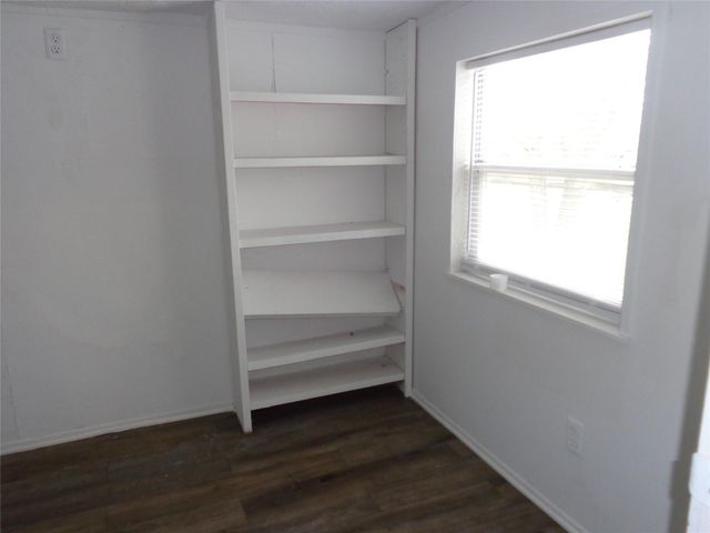 910 Bunton LN B, Uhland, TX 78640