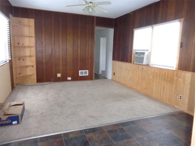 910 Bunton LN B, Uhland, TX 78640