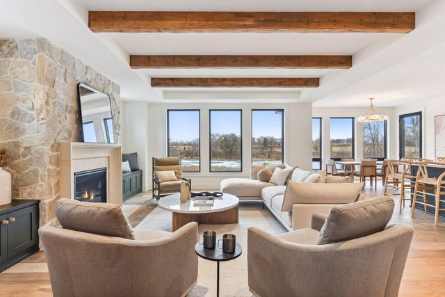 10377 Mallard Drive, Victoria, MN 55318