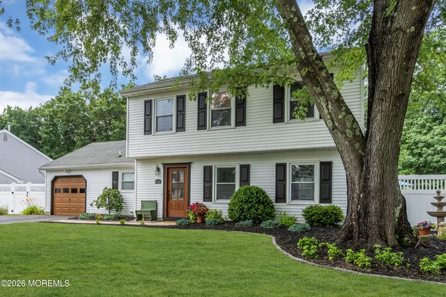 1466 Arapaho Court, Toms River, NJ 08755