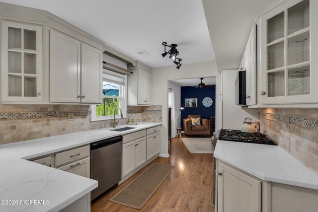 1466 Arapaho Court, Toms River, NJ 08755