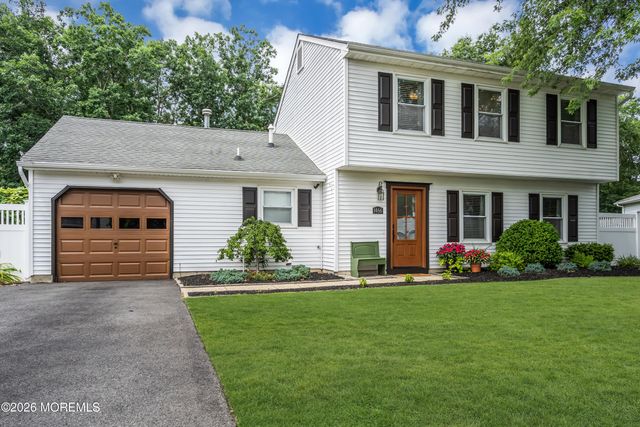 1466 Arapaho Court, Toms River, NJ 08755