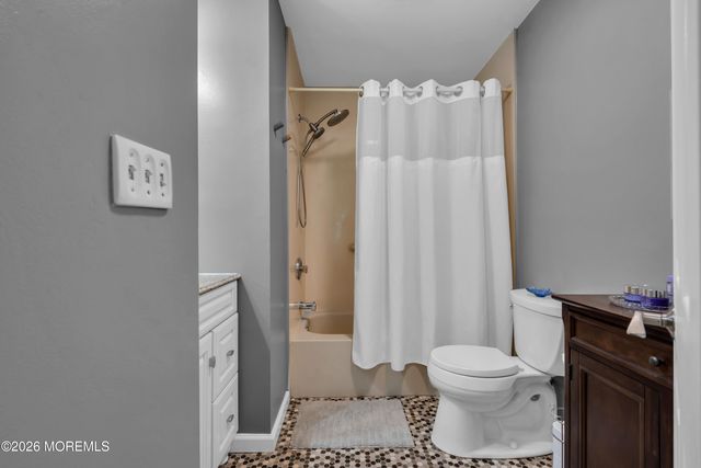 1466 Arapaho Court, Toms River, NJ 08755