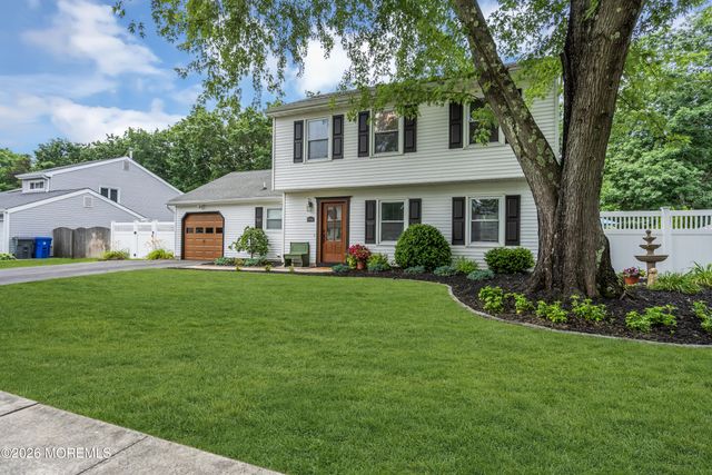 1466 Arapaho Court, Toms River, NJ 08755
