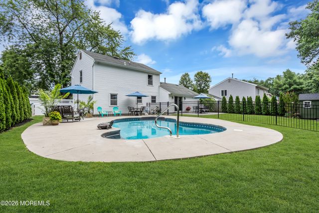 1466 Arapaho Court, Toms River, NJ 08755