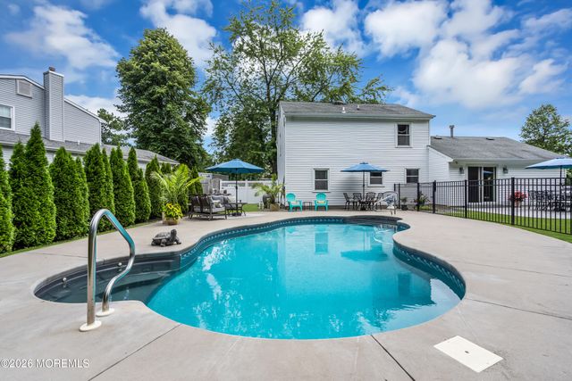1466 Arapaho Court, Toms River, NJ 08755