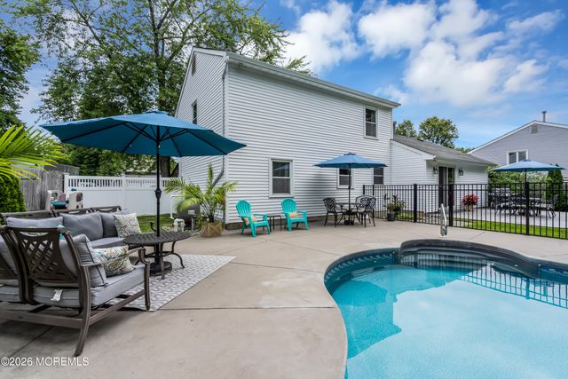 1466 Arapaho Court, Toms River, NJ 08755