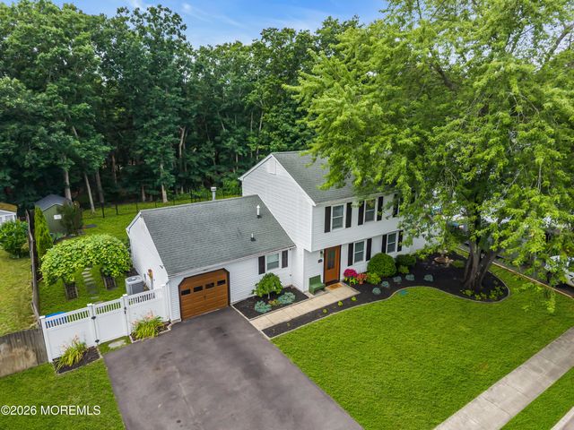 1466 Arapaho Court, Toms River, NJ 08755
