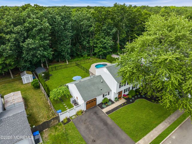 1466 Arapaho Court, Toms River, NJ 08755