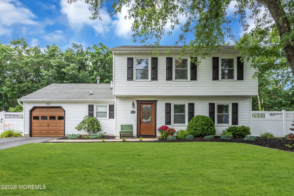 1466 Arapaho Court, Toms River, NJ 08755