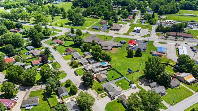 705 Maple, Rockville, IN 47872