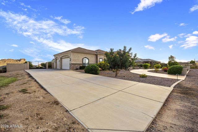 745 W RHEA Road, San Tan Valley, AZ 85143