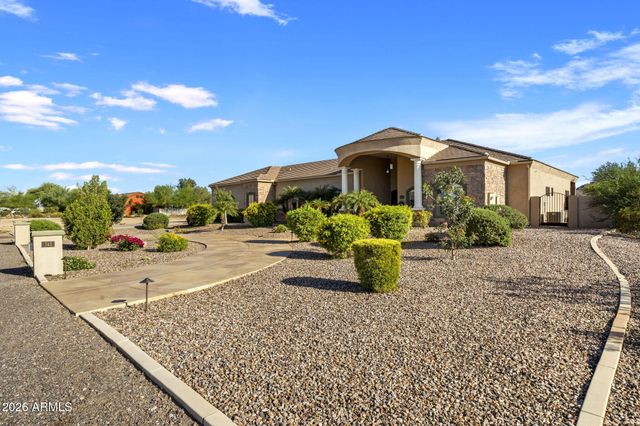 745 W RHEA Road, San Tan Valley, AZ 85143