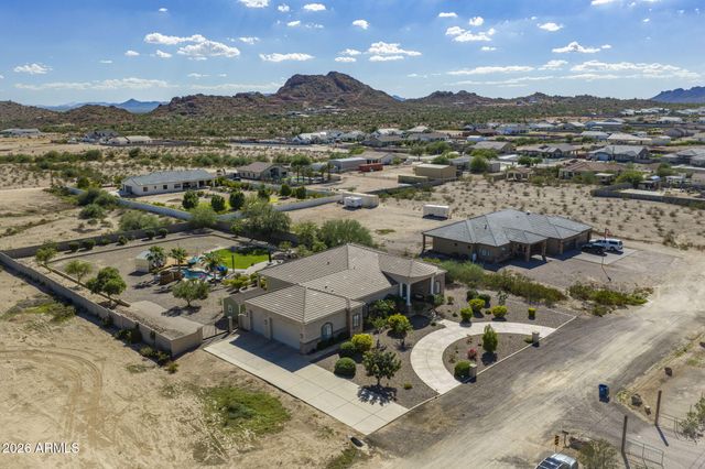 745 W RHEA Road, San Tan Valley, AZ 85143