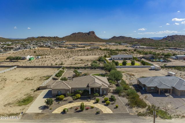 745 W RHEA Road, San Tan Valley, AZ 85143