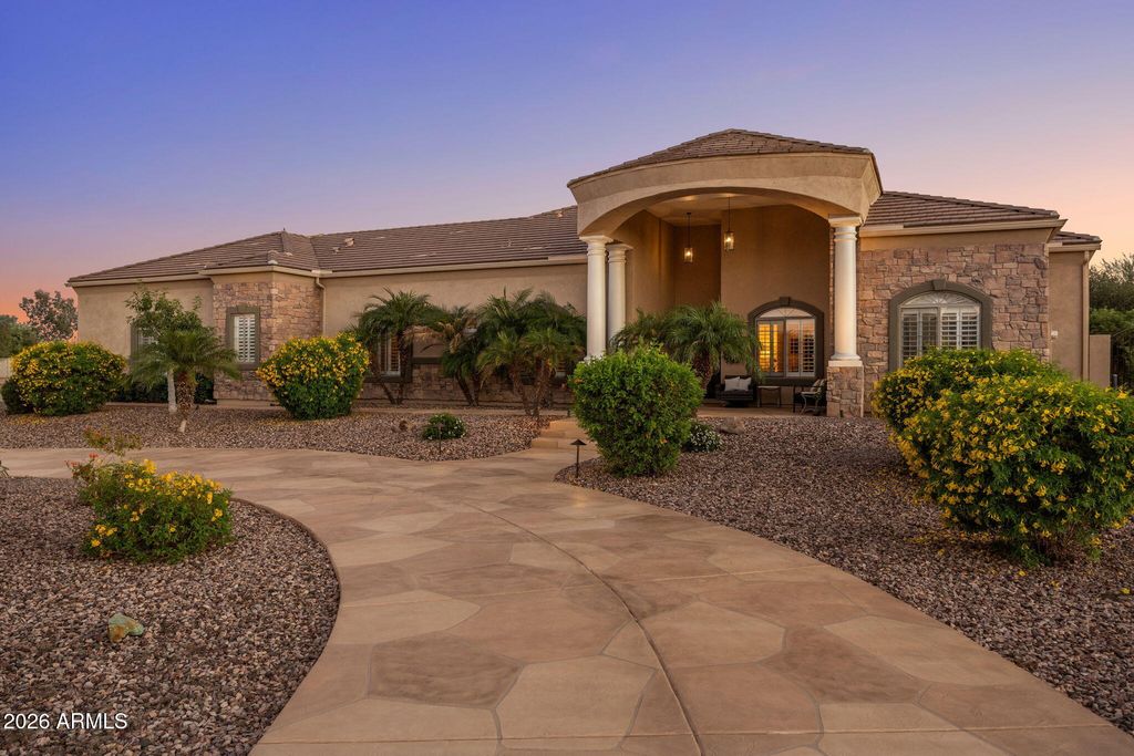 745 W RHEA Road, San Tan Valley, AZ 85143 — exterior