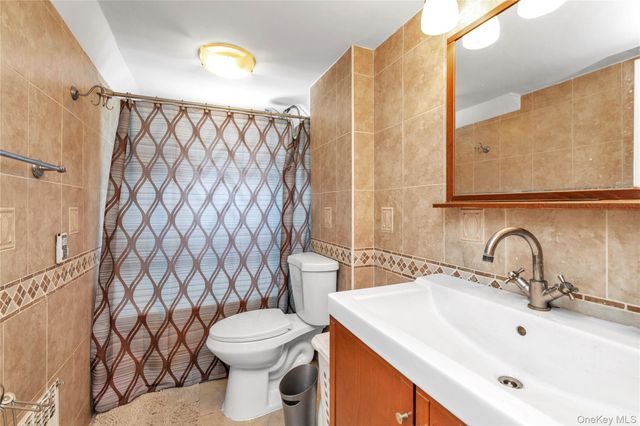 130 Custer Avenue, Williston Park, NY 11596