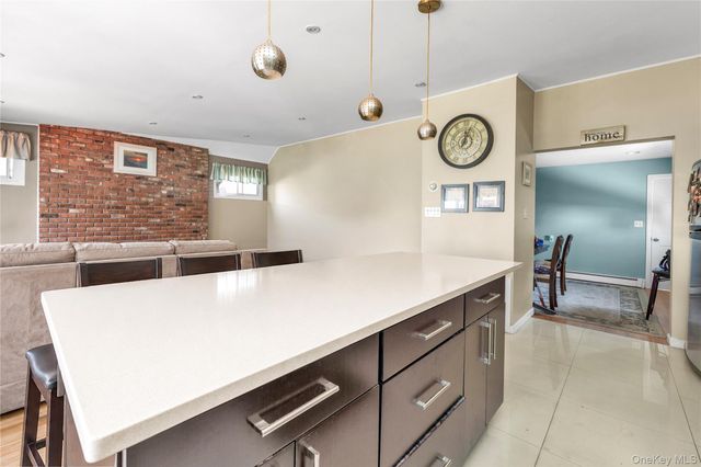 130 Custer Avenue, Williston Park, NY 11596