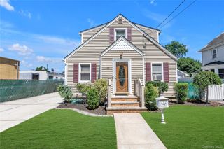 130 Custer Avenue, Williston Park, NY 11596