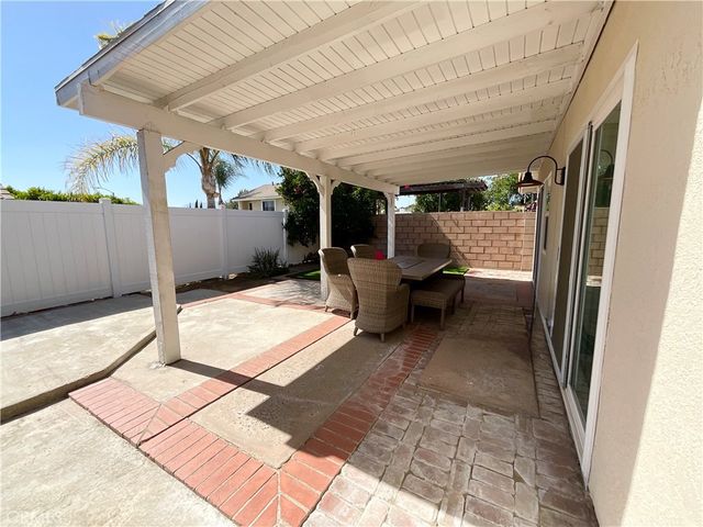1015 Christobal, Colton, CA 92324