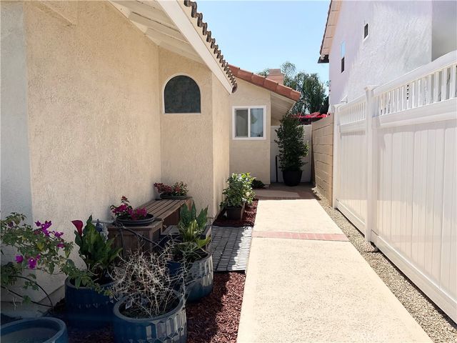 1015 Christobal, Colton, CA 92324