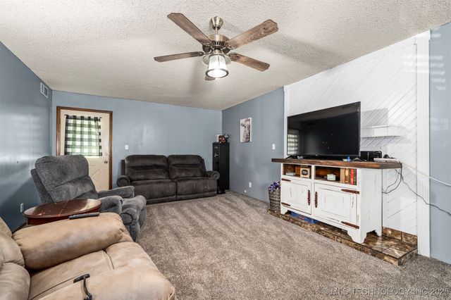 27068 Hunter Lane, Bokoshe, OK 74930