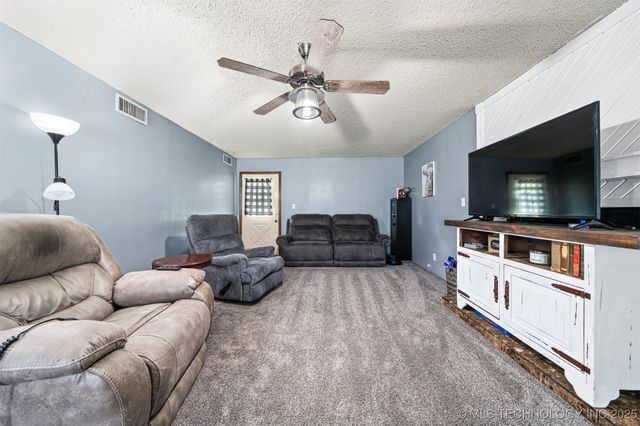 27068 Hunter Lane, Bokoshe, OK 74930