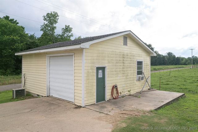27068 Hunter Lane, Bokoshe, OK 74930
