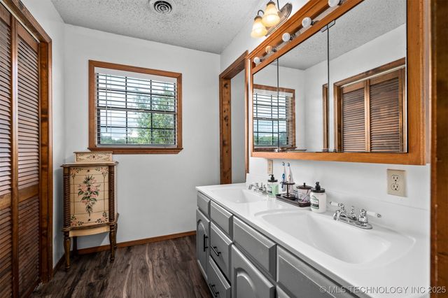 27068 Hunter Lane, Bokoshe, OK 74930