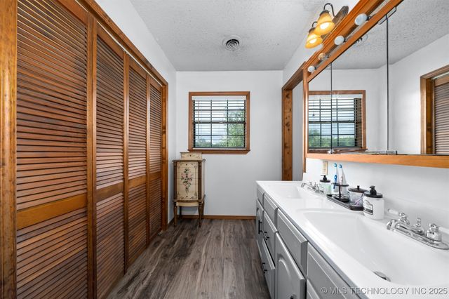 27068 Hunter Lane, Bokoshe, OK 74930