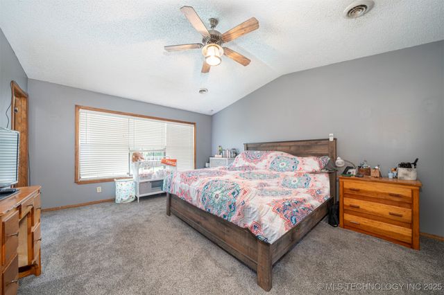 27068 Hunter Lane, Bokoshe, OK 74930