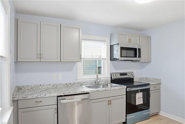 3204 Roanoke AVE, Newport News, VA 23607