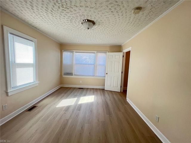 3204 Roanoke AVE, Newport News, VA 23607