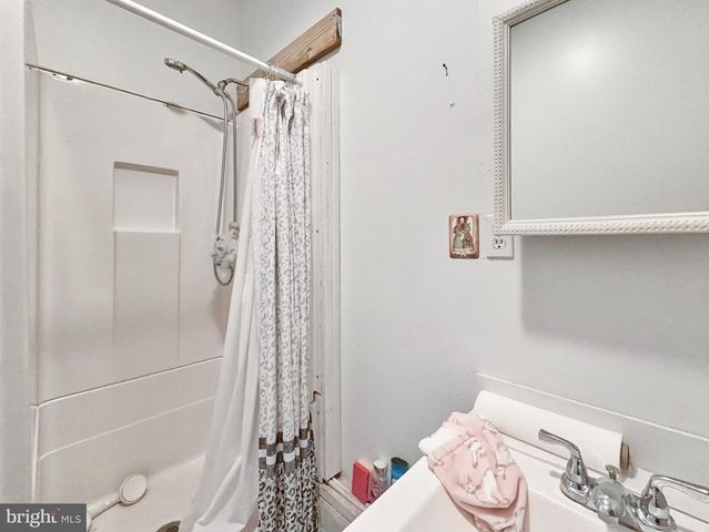 23 MARKET ST, Millville, NJ 08332