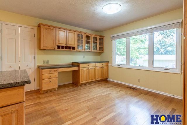 2330 S 75 Street, Lincoln, NE 68506