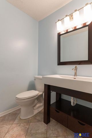 2330 S 75 Street, Lincoln, NE 68506
