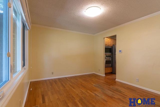 2330 S 75 Street, Lincoln, NE 68506