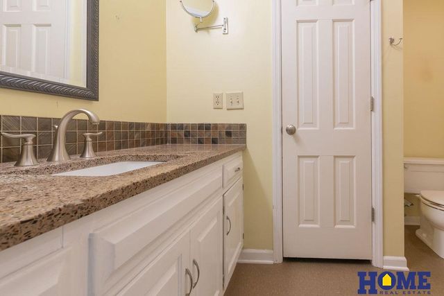 2330 S 75 Street, Lincoln, NE 68506