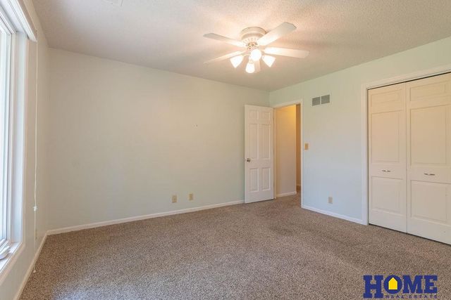 2330 S 75 Street, Lincoln, NE 68506