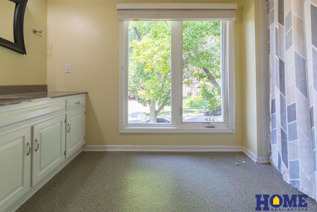 2330 S 75 Street, Lincoln, NE 68506