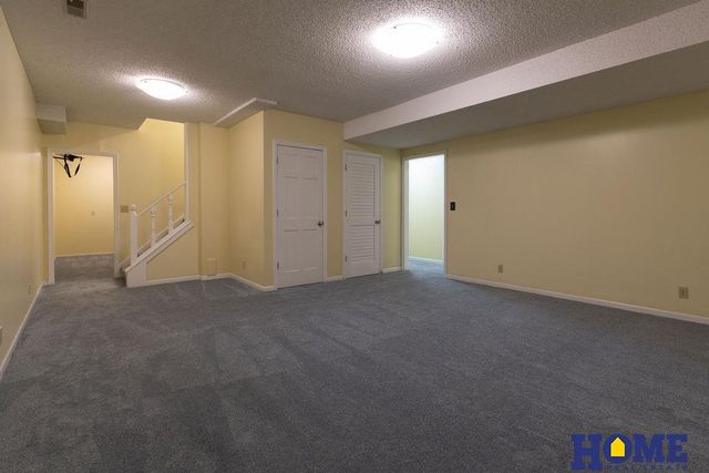 2330 S 75 Street, Lincoln, NE 68506