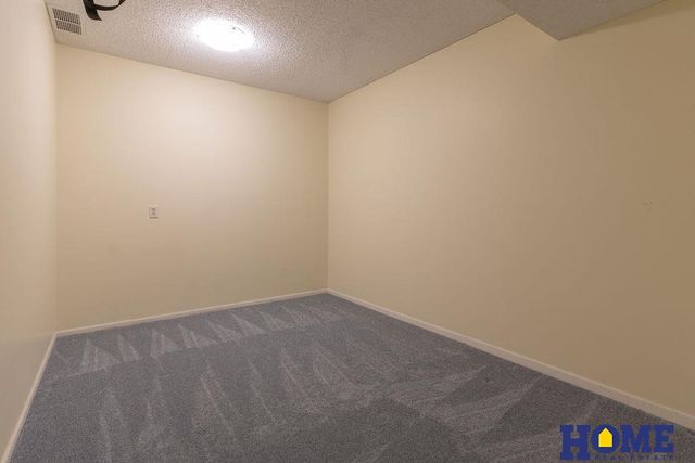 2330 S 75 Street, Lincoln, NE 68506