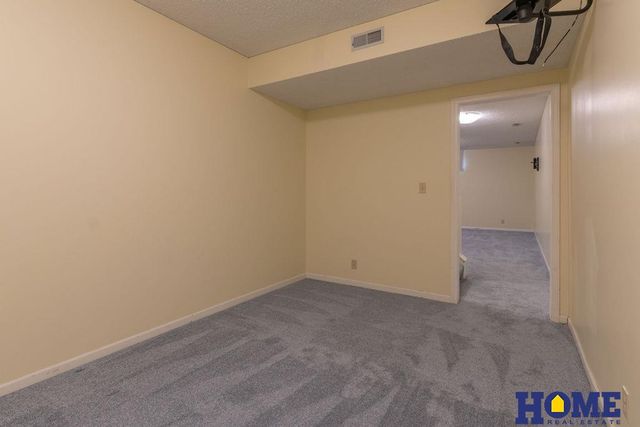 2330 S 75 Street, Lincoln, NE 68506