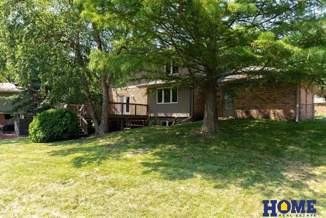 2330 S 75 Street, Lincoln, NE 68506