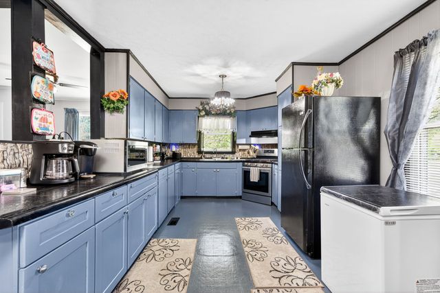 480 Camp Dr, Sparta, TN 38583