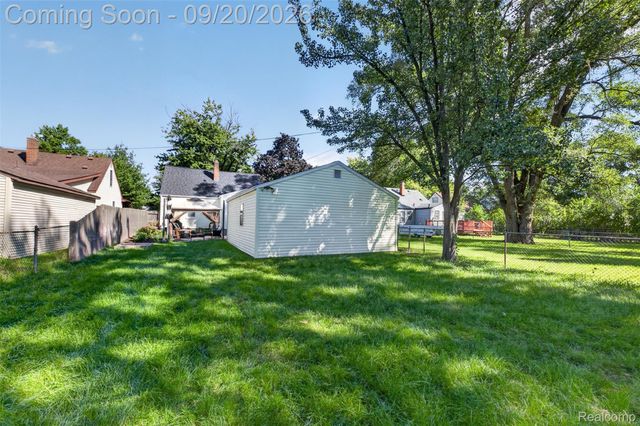 1110 Bauman Avenue, Royal Oak, MI 48073