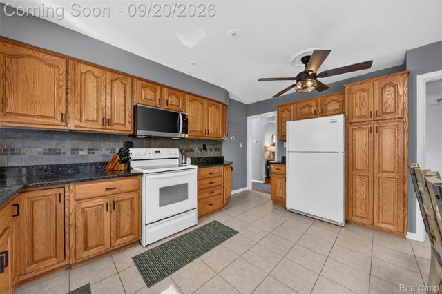 1110 Bauman Avenue, Royal Oak, MI 48073