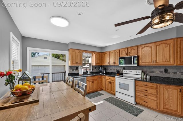 1110 Bauman Avenue, Royal Oak, MI 48073