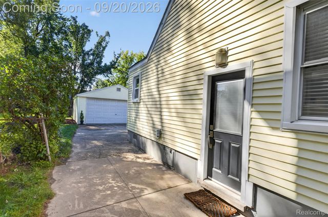 1110 Bauman Avenue, Royal Oak, MI 48073