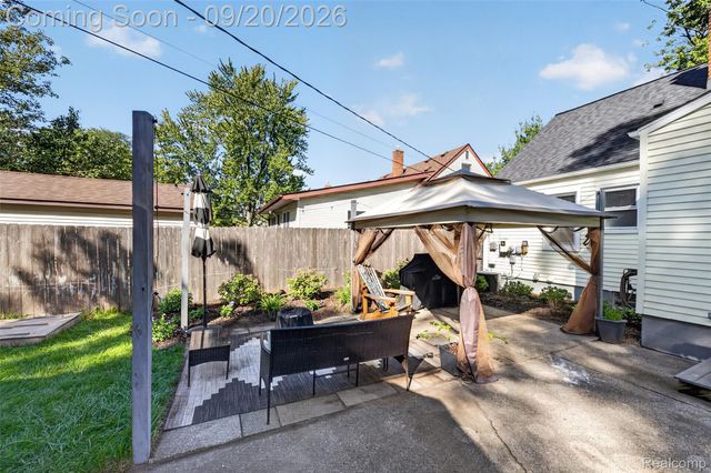 1110 Bauman Avenue, Royal Oak, MI 48073